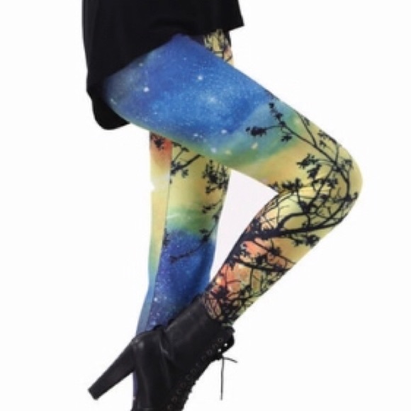 FINAL PRICE . Universe moonlight tree leggings - Picture 2 of 6